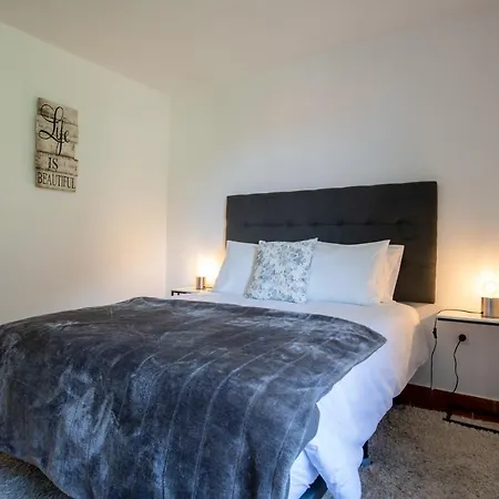 Pereira Place - *