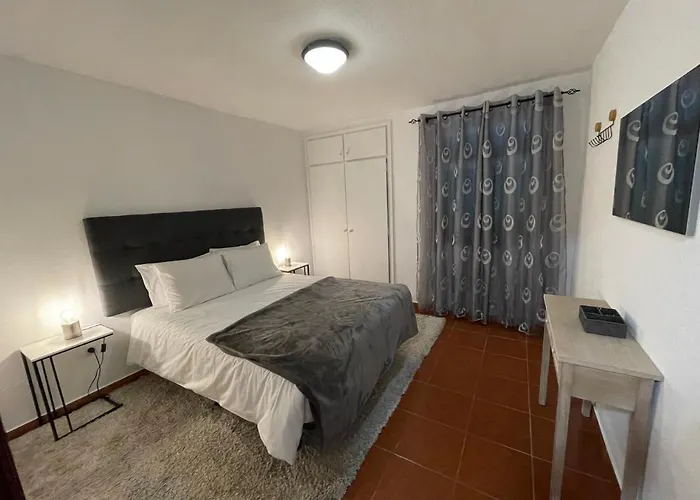 Pereira Place - * São Vicente